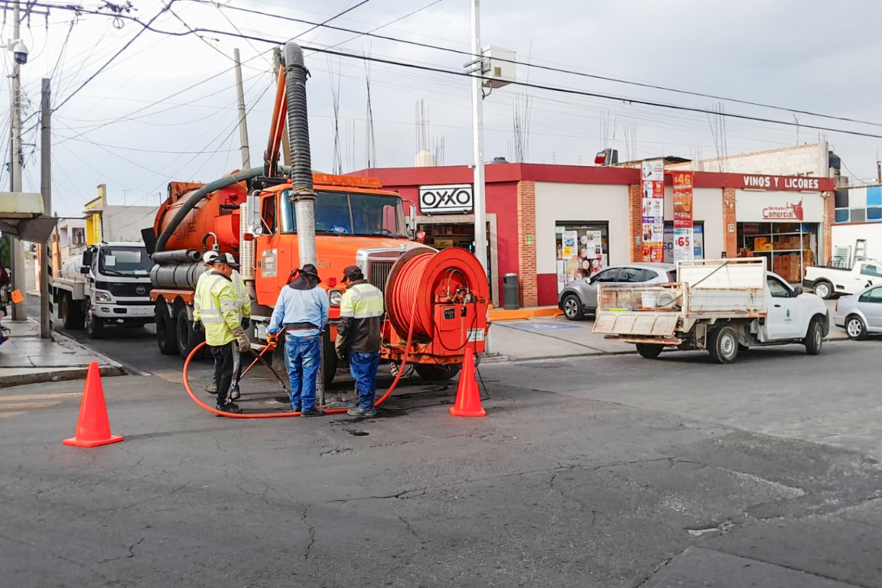 Realiza Capamh jornada intensiva de mantenimiento y limpieza de colectores de aguas sanitarias en Huamantla